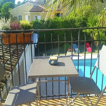 Cozy Holiday In With Terrace Vakantiehuis Roquebrune-sur-Argens