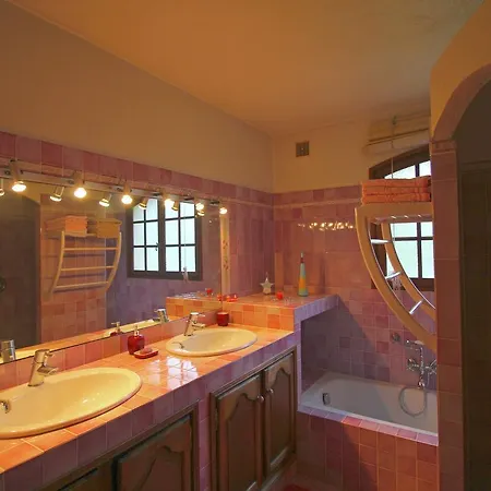 Cozy Holiday In With Terrace Vakantiehuis *