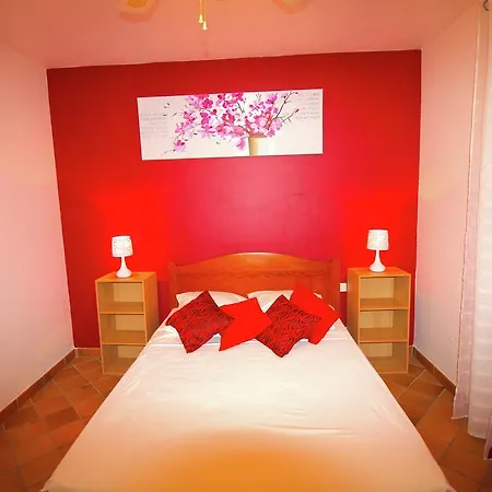 Cozy Holiday In With Terrace Vakantiehuis