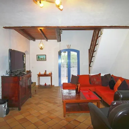 Cozy Holiday In With Terrace Vakantiehuis Roquebrune-sur-Argens